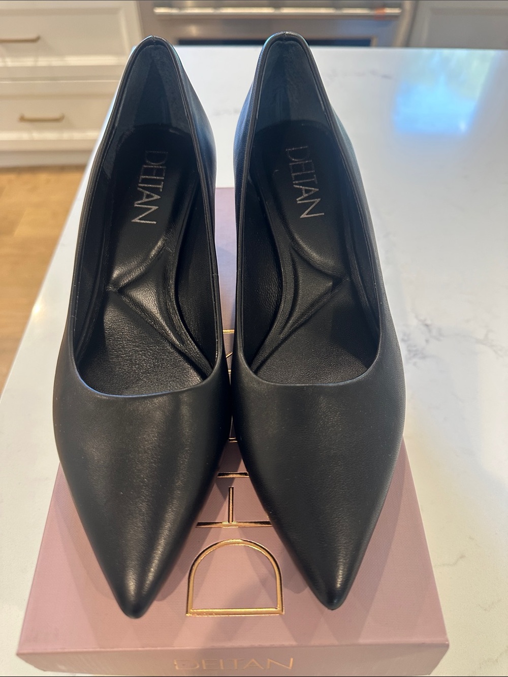 NWT Deltan Heels